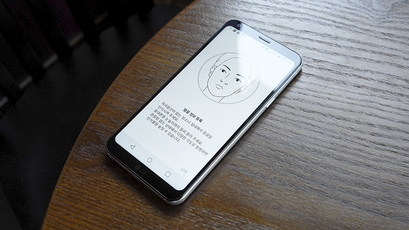 Trên tay LG Q6 tại Việt Nam