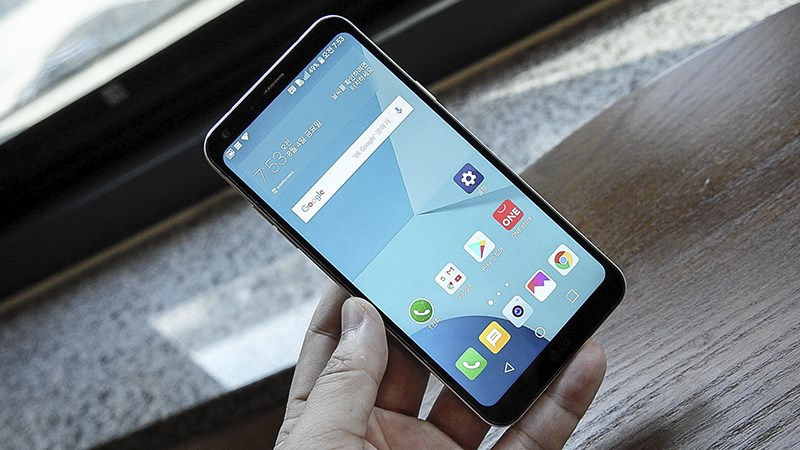 Trên tay LG Q6 tại Việt Nam