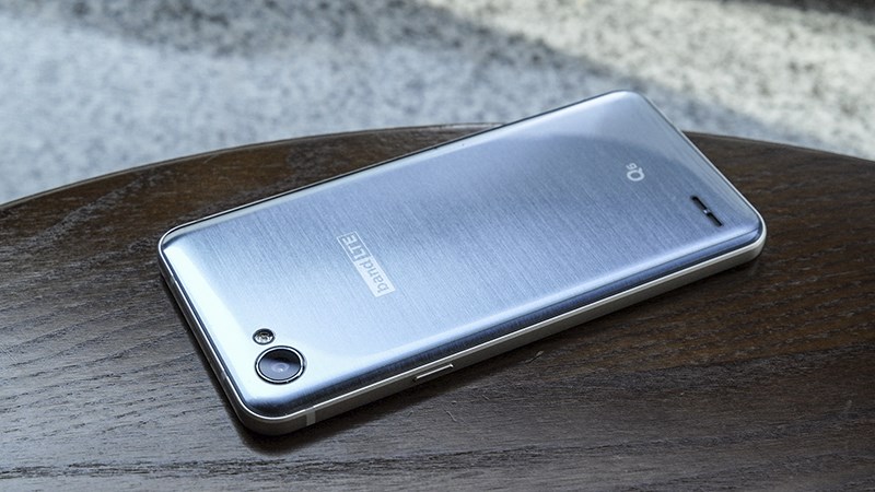 Trên tay LG Q6 tại Việt Nam