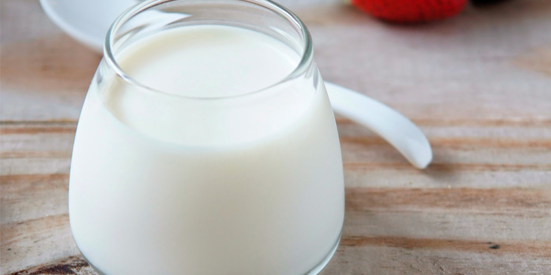 Cần lưu ý đến lượng dùng cho bé, sữa chua không phải cho bé ăn càng nhiều càng tốt