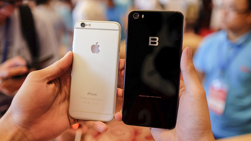 Đọ dáng Bphone 2017 và iPhone 6 Đọ dáng Bphone 2017 và iPhone 6