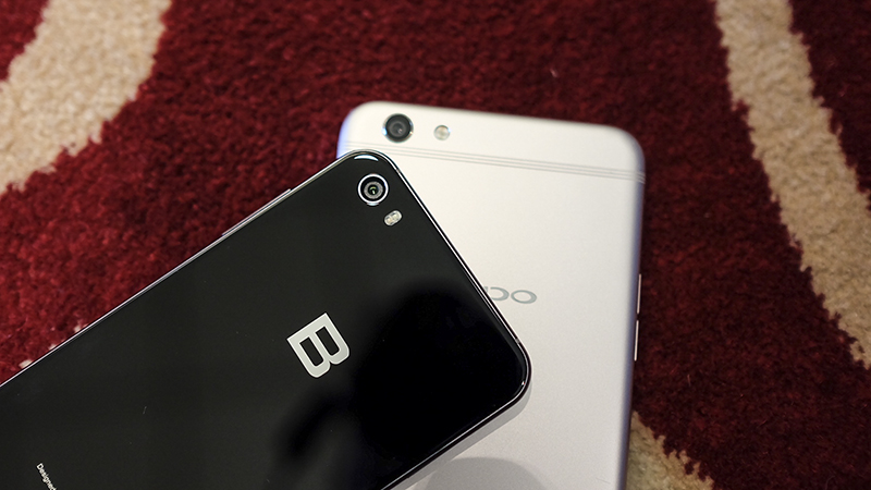 So sánh Bphone 2017 và Oppo F3 Plus So sánh Bphone 2017 và Oppo F3 Plus