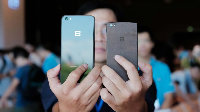 Cộng đồng mạng đang nói gì về BPhone 2017 của Bkav?