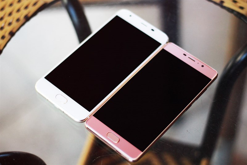 Hình ảnh 2 chiếc smartphone Việt của Asanzo