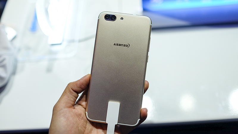 Trên tay Asanzo Z5 và S5: Camera kép, 4GB RAM, lắp ráp tại Việt Nam, giá từ 2,99 triệu Trên tay Asanzo Z5 và S5: Camera kép, 4GB RAM, lắp ráp tại Việt Nam, giá từ 2,99 triệu