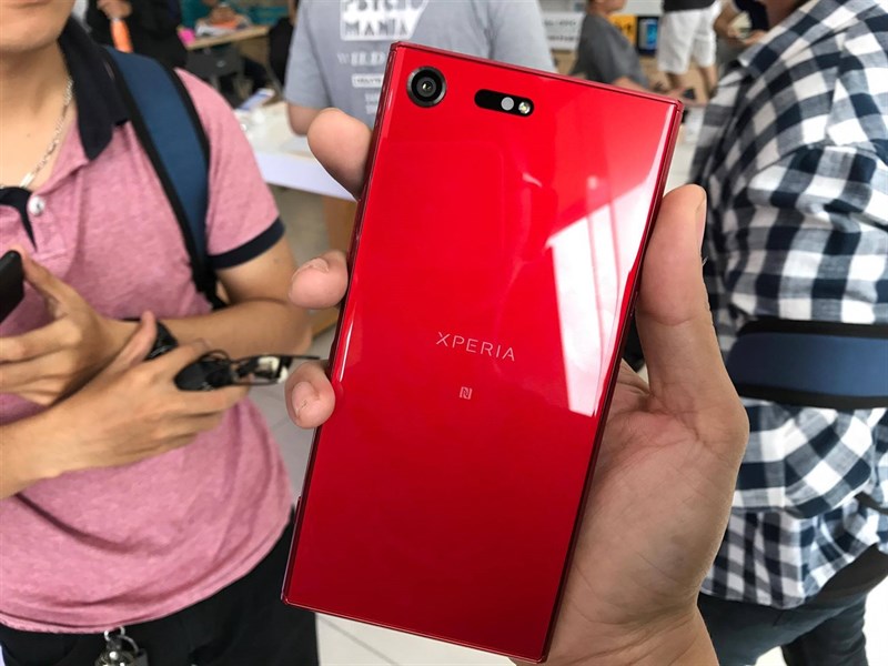 Hình ảnh Xperia XZ Premium màu đỏ cực đẹp tại Team Tin Tức TGDĐ