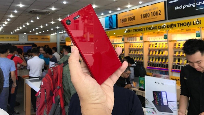 Hình ảnh Xperia XZ Premium màu đỏ cực đẹp tại Team Tin Tức TGDĐ