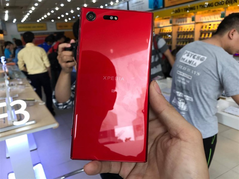 Hình ảnh Xperia XZ Premium màu đỏ cực đẹp tại Team Tin Tức TGDĐ