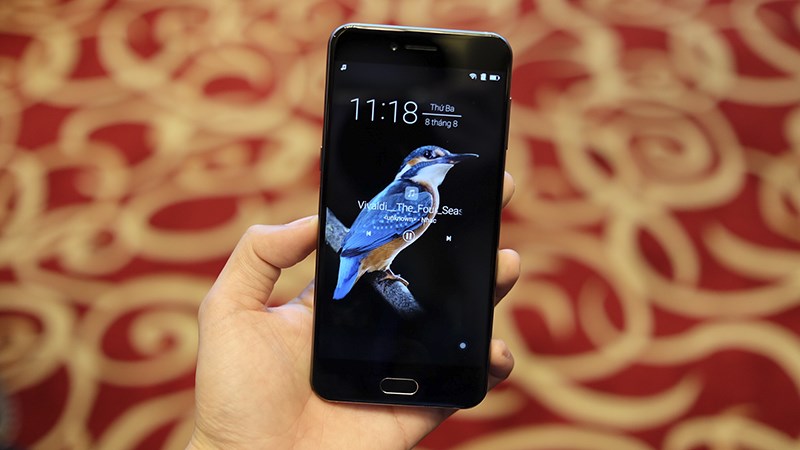 Xài Bphone 2 tôi thấy thích hơn xài iPhone