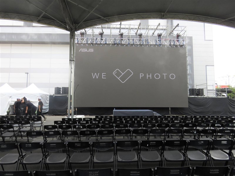 Hình ảnh chuẩn bị trước thềm sự kiện ra mắt ZenFone 4 2017