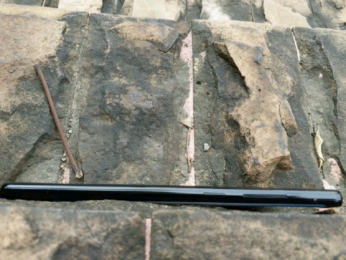 Galaxy Note 8 màu đen bóng lộ nhiều ảnh thực tế