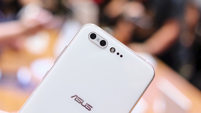 So sánh cấu hình và giá Nokia 8, Zenfone 4 Pro với các flagship khác