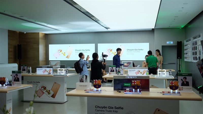 OPPO khai trương Brand Shop tại TP.HCM OPPO khai trương Brand Shop tại TP.HCM