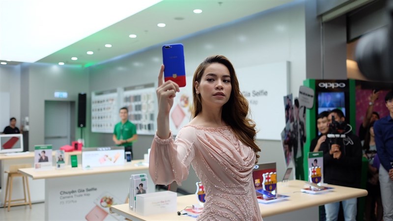 OPPO khai trương Brand Shop tại TP.HCM OPPO khai trương Brand Shop tại TP.HCM