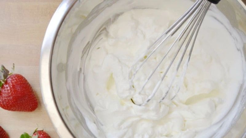 Whipping Cream không dùng máy