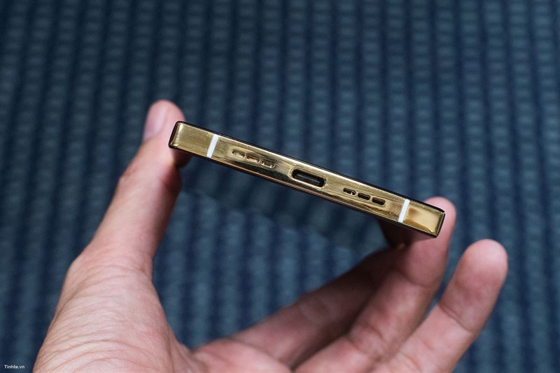 Việc mạ vàng sau hoàn thiện làm cho các cạnh vát không còn sắc xảo nữa