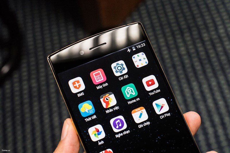 Loa thoại, camera và cảm biến