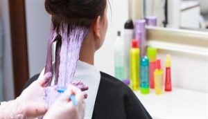 Cảnh báo nhuộm tóc có thể làm tăng nguy cơ ung thư vú