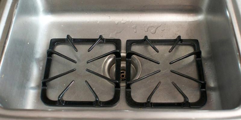 No matter how dirty the gas stove bracket is, it is clean even if you soak it in this water