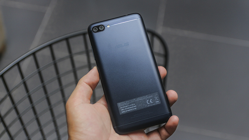 Mở hộp Zenfone 4 Max Pro: Camera kép góc rộng, pin 5000 mAh, bán đầu tiên giá khoảng 5 triệu