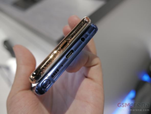 iPhone 8 bất ngờ xuất hiện bên cạnh Galaxy Note 8