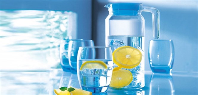 Chọn mua bình đựng nước cực sang cho bàn phòng khách