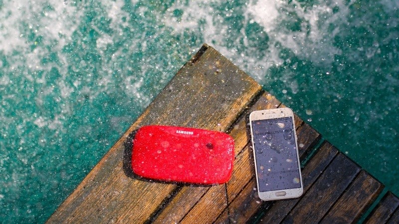 Galaxy A3 (2017) thiết kế nhôm kính, màn hình đẹp, chống nước, đã rẻ nay còn rẻ hơn! Galaxy A3 (2017) thiết kế nhôm kính, màn hình đẹp, chống nước, đã rẻ nay còn rẻ hơn!