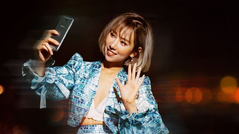 Samsung tung bản cập nhật mới cho Galaxy J7 Pro: Tín đồ selfie sẽ thích mê!