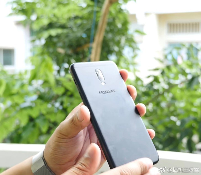 Samsung Galaxy J7 Plus