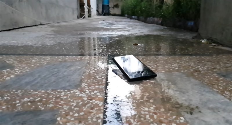 Thả rơi siêu phẩm Galaxy Note 8 đến 3 lần: Kết quả không thể tin nổi!