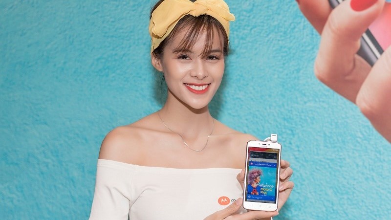 Motorola C 4G: Cài sẵn Android 7.1 Nougat, màn hình lớn, ROM 16GB giá hơn 2 triệu