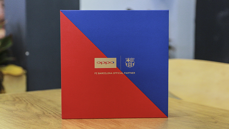 Trên tay Oppo F3 phiên bản Bacelona Trên tay Oppo F3 phiên bản Bacelona