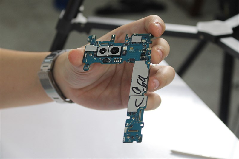 Bo mạch chủ trên Galaxy Note 8