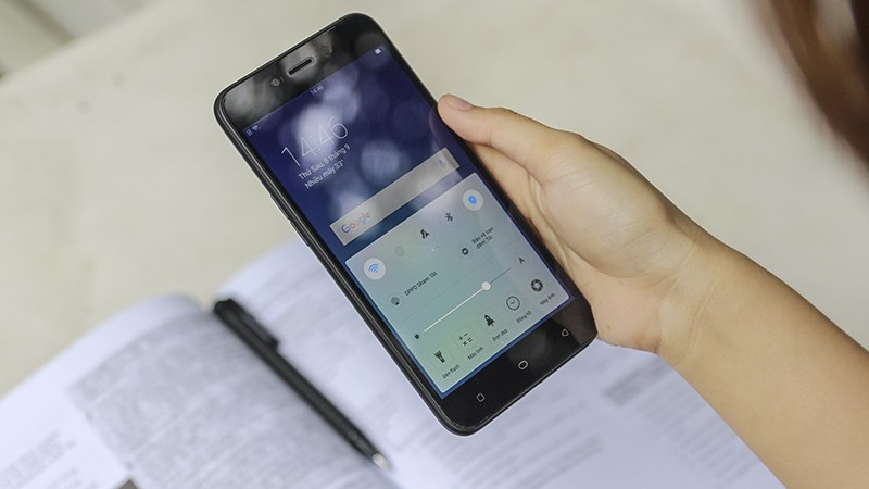OPPO A71 trang bị viên pin lớn dung lượng 3.000 mAh OPPO A71 trang bị viên pin lớn dung lượng 3.000 mAh