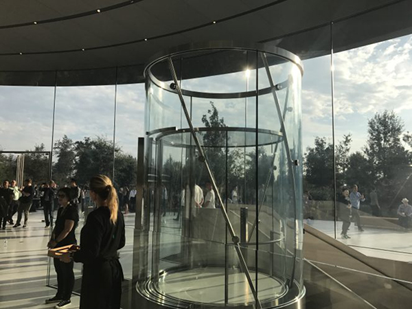 Sự kiện ra mắt iPhone 2017