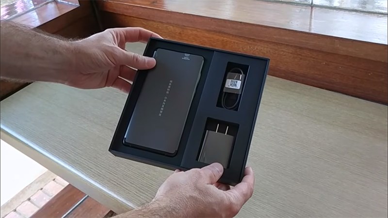 Mở hộp Xiaomi Mi MIX 2