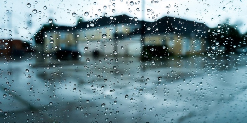 Gương, mặt bàn, cửa kính