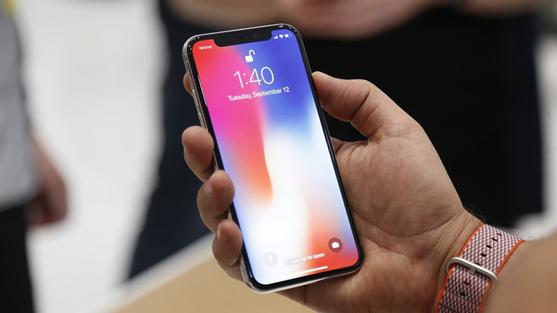 iPhone X chỉ mới với... iFAN còn thị trường thì không