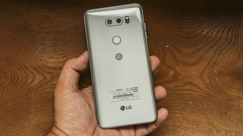 Trên tay LG V30 tại Việt Nam Trên tay LG V30 tại Việt Nam