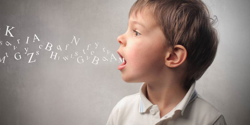 Dấu hiệu tự kỷ ở trẻ nhỏ: Coi chừng khi con chậm nói và lờ tịt bố mẹ - Ảnh 2.