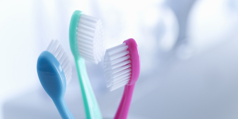 Cách phòng tránh việc gián bu bàn chải đánh răng