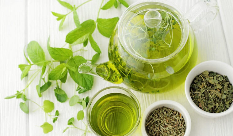 Những ai không nên uống trà? Uống trà nhiều có tốt không?
