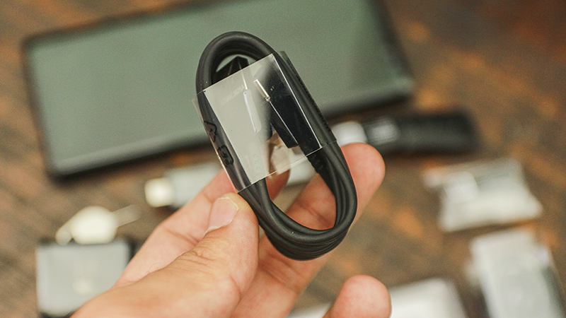 Trên tay Galaxy Note 8 chính hãng Trên tay Galaxy Note 8 chính hãng