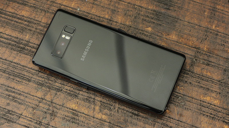 Trên tay Galaxy Note 8 chính hãng Trên tay Galaxy Note 8 chính hãng