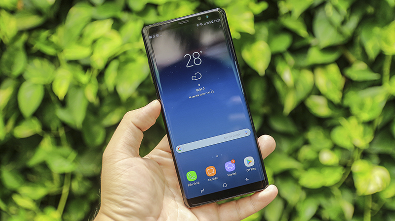 Trên tay Galaxy Note 8 chính hãng Trên tay Galaxy Note 8 chính hãng