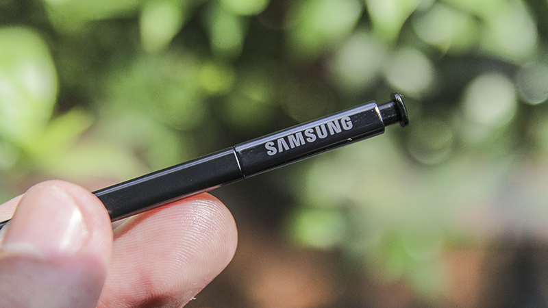 Trên tay Galaxy Note 8 chính hãng Trên tay Galaxy Note 8 chính hãng