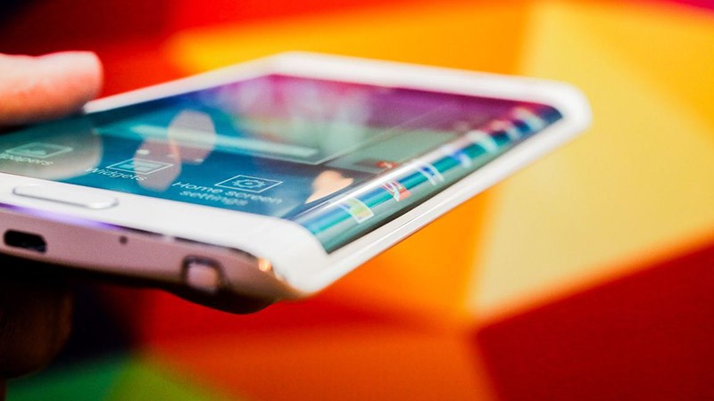 Màn hình cạnh trên Galaxy Note Edge