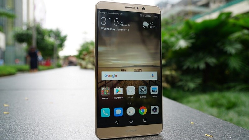 Xuất hiện hình ảnh mặt trước flagship 2018 của Huawei Xuất hiện hình ảnh mặt trước flagship 2018 của Huawei