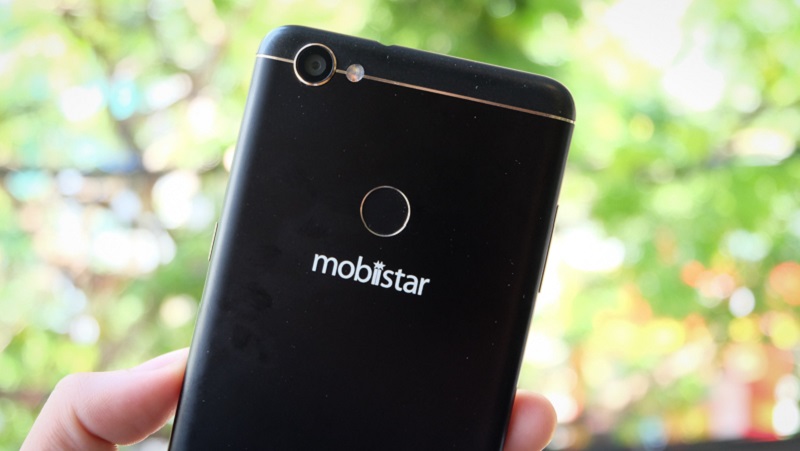 Thiết kế kim loại, cũ nhưng không lỗi thời