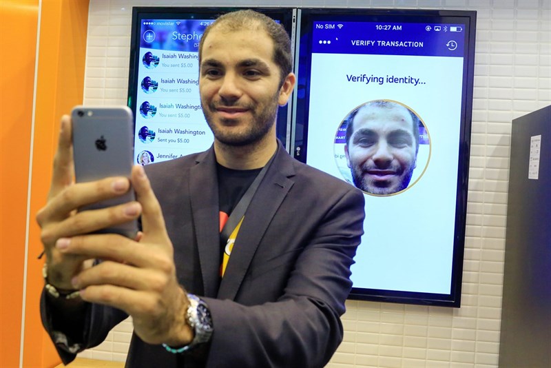 Nhận diện gương mặt để thanh toán của Mastercard​